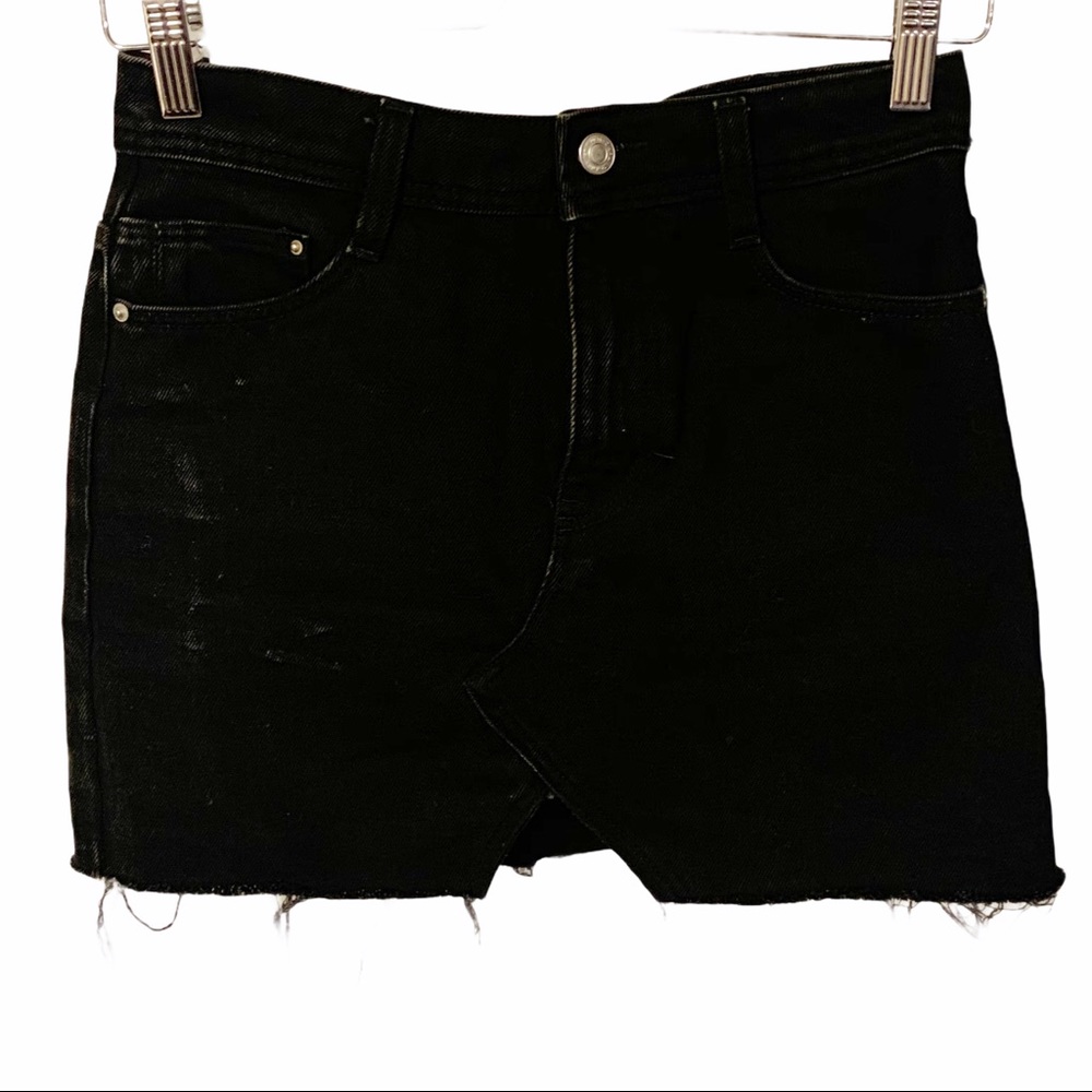 Zara Size XS Black‎ Raw Hem Denim Jean Mini Skirt
